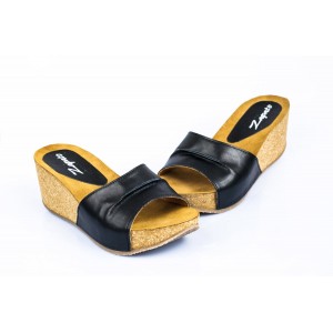 Elegantné dámske kožené sandále čiernej farby