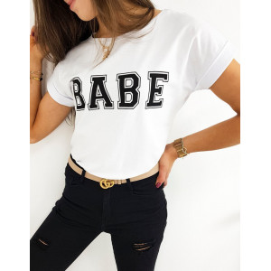 Originálne dámske biele tričko s nápisom BABE