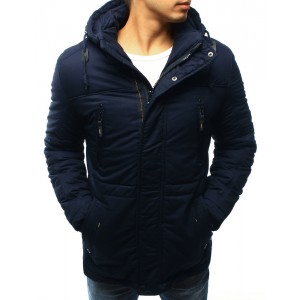 Prešívaná pánska bunda na zimu s kapucňou a vreckami v tmavo modrej farbe